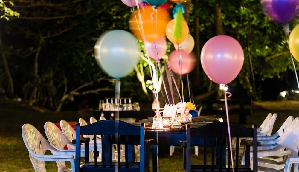 Villa Thalanena By The Beach Bagian luar foto