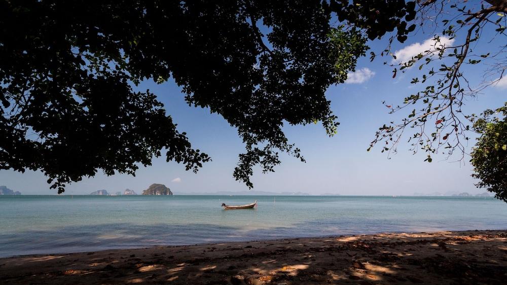 Villa Thalanena By The Beach Bagian luar foto