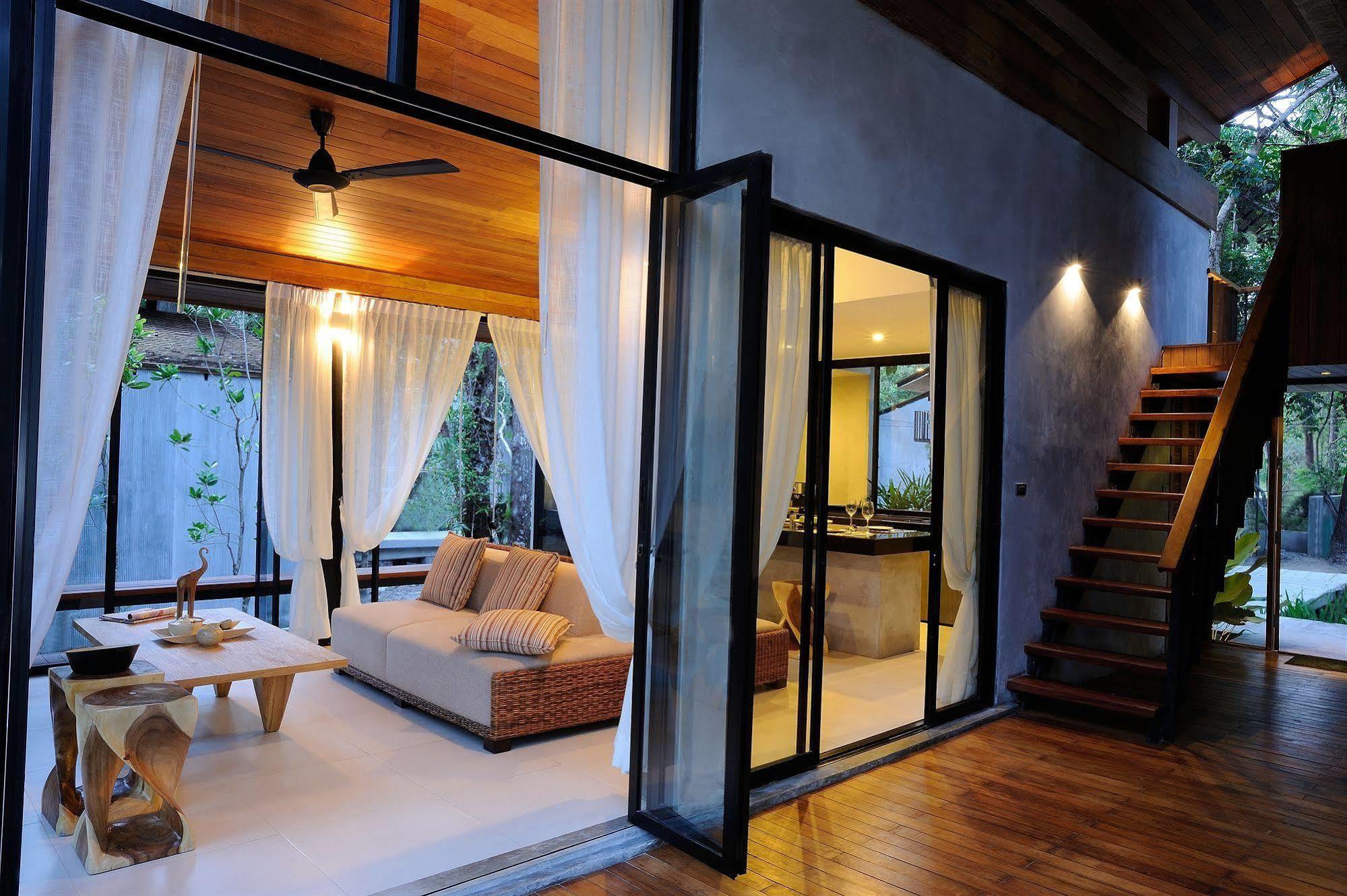 Villa Thalanena By The Beach Bagian luar foto