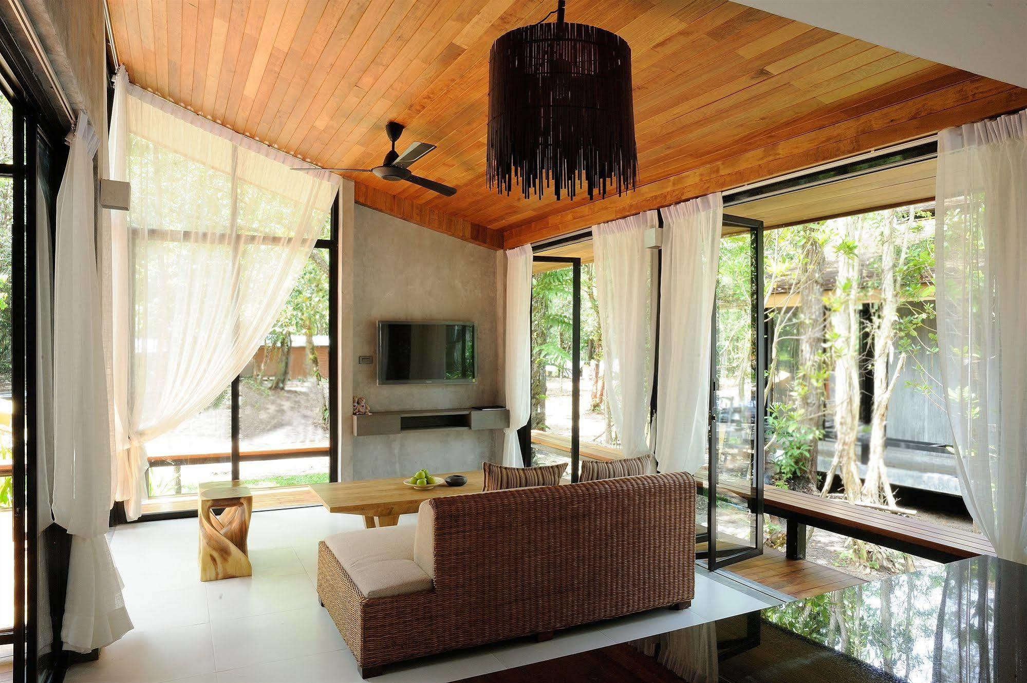 Villa Thalanena By The Beach Bagian luar foto