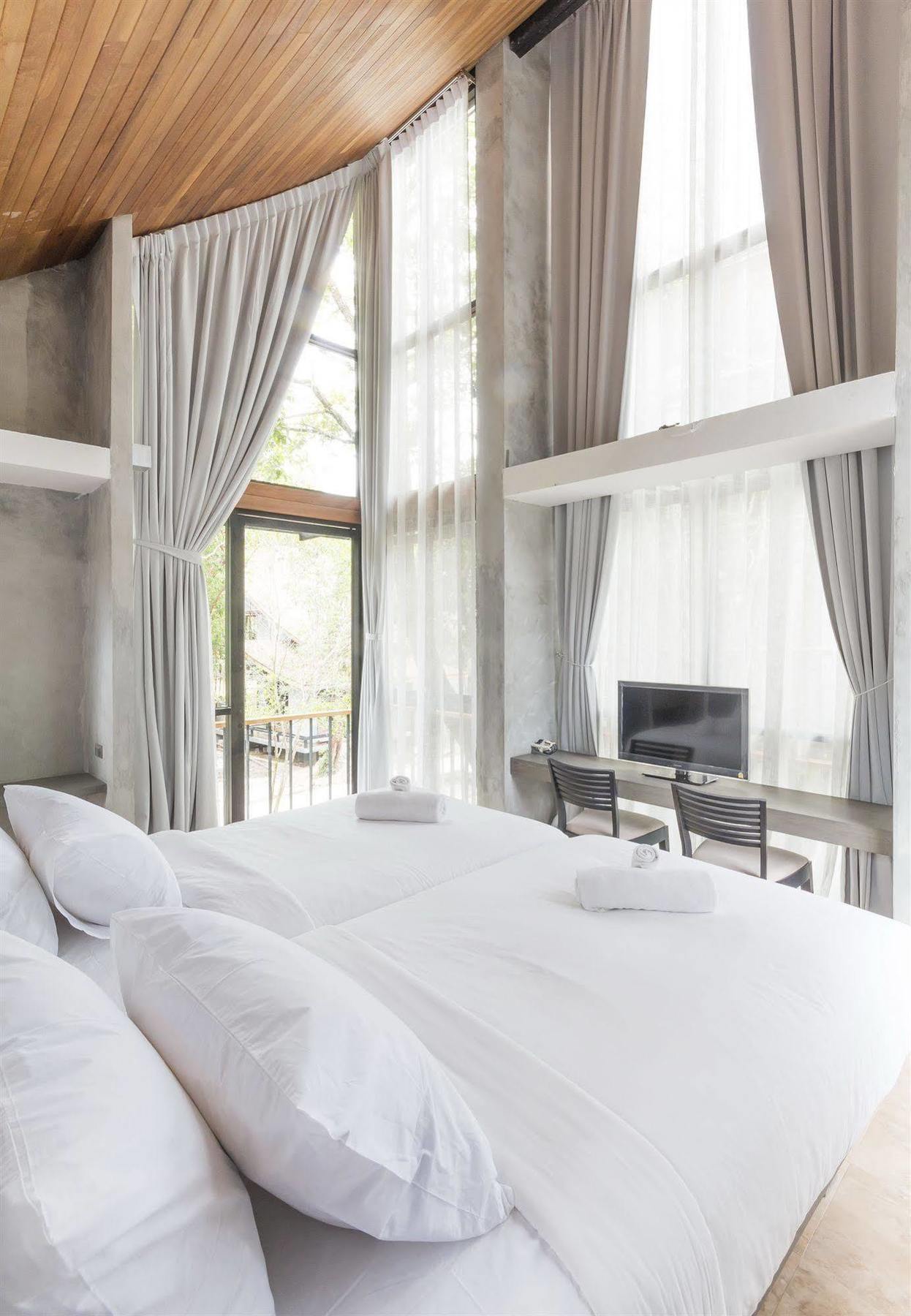 Villa Thalanena By The Beach Bagian luar foto