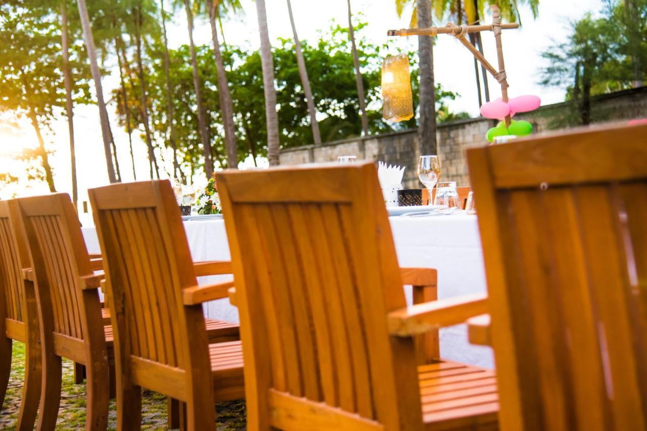 Villa Thalanena By The Beach Bagian luar foto